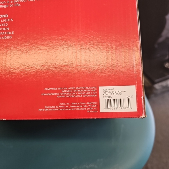 NIB St. Nicholas Square Village Swan Pond Christmas Decor Lights Music & Motion - Picture 6 of 9